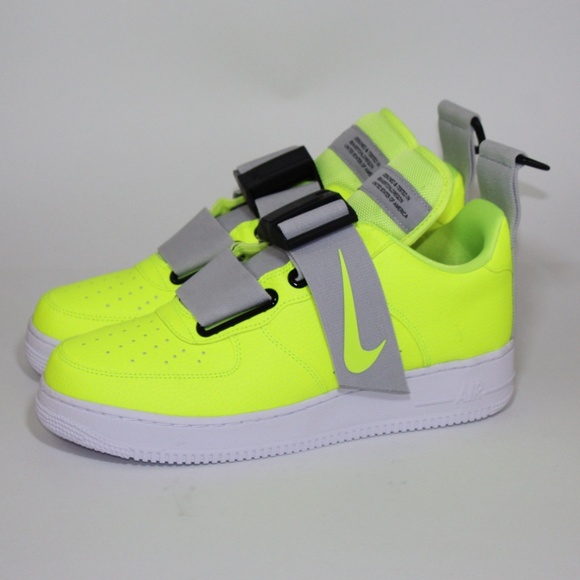 Nike Air Force 1 Utility Low Top Shoe - Picture 2 of 7